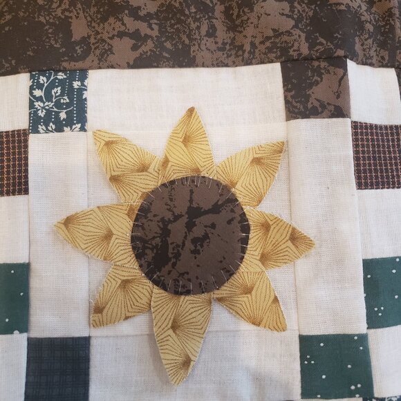 Hand Quilted Cream, Green, Brown and Gold Sunflower Valance - Picture 3 of 6
